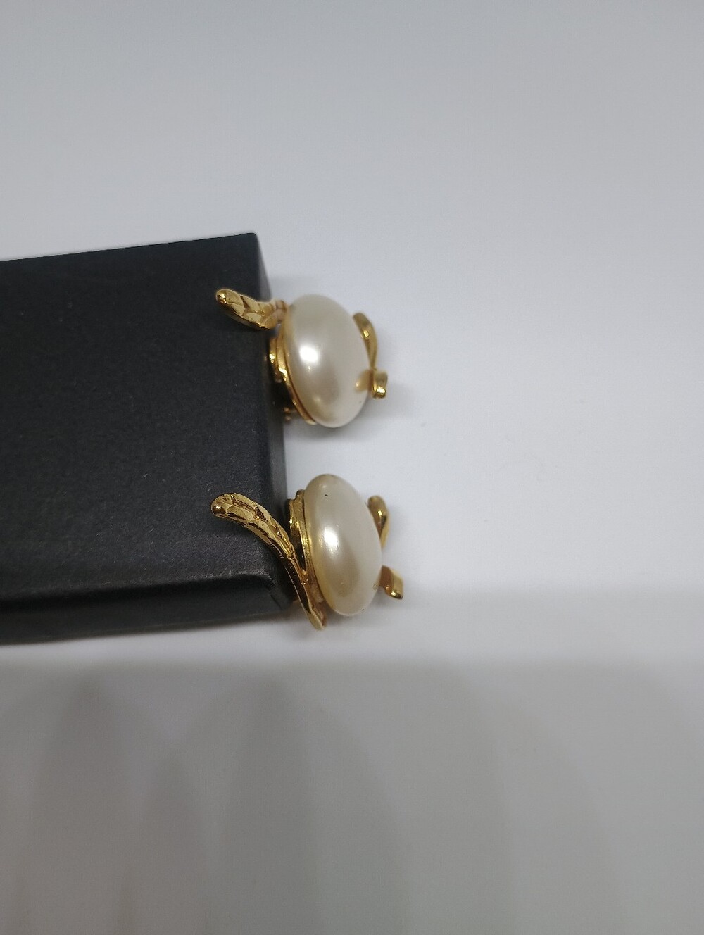 Chanel Pearl Clip On Earrings - Picture 4 of 8